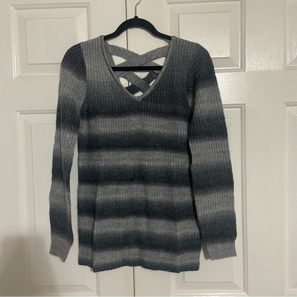 Love Ellie Mia Back Detail Sweater in Gray - M